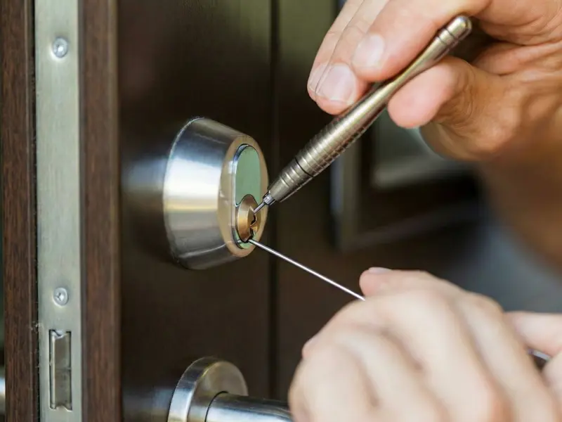 Abertura de porta em Sete Lagoas